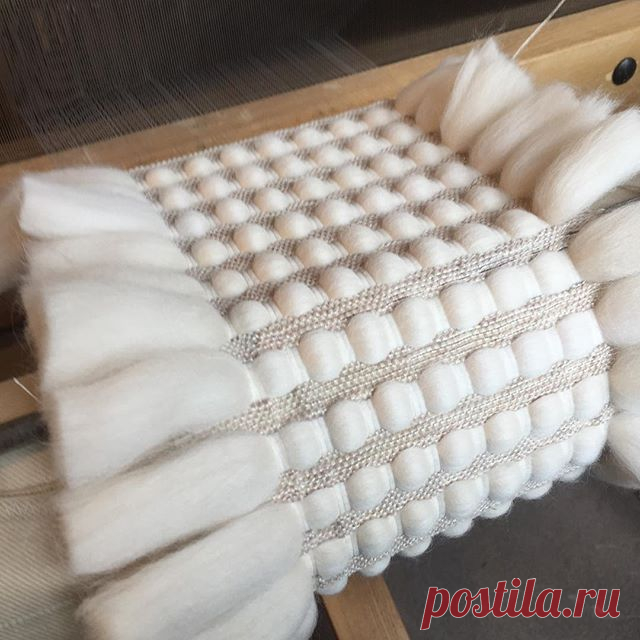 'Fluffy Pebbles' on the loom today. #woven #textile #designer #maker #handwoven #Brittany #wip #wool #woolroving
