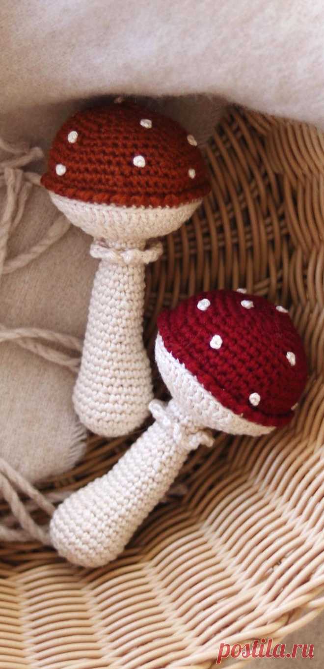 PDF Мухомор крючком. FREE crochet pattern; Аmigurumi toy patterns. Амигуруми схемы и описания на русском. Вязаные игрушки и поделки своими руками #amimore - маленький грибок для детей, погремушка в виде мухомора, поганка, грибы.