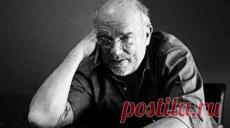 — Я хочу тебя спросить, что в женщине тебе кажется самым сексуальным? — Мозги. За тридцать лет работы фотографом я видел столько ягодиц и грудей, больших и маленьких, что в какой-то момент размер перестал иметь значение. Тут-то и выяснилось, что самое главное в женщине — это мозги. Даже когда ты с ней спишь. © Питер Линдберг, фэшн-фотограф.