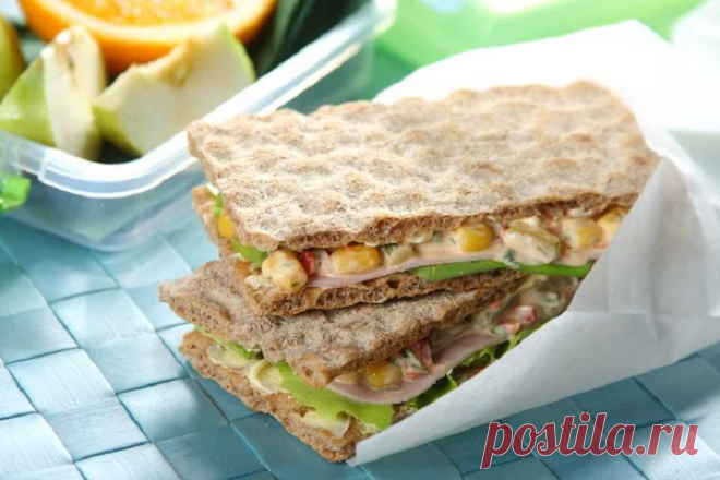 Вкусные бутерброды с хлебцами, ветчиной и овощами – пошаговый рецепт с фото.