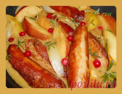 Колбаски в горчичном соусе с яблоками : Вторые блюда