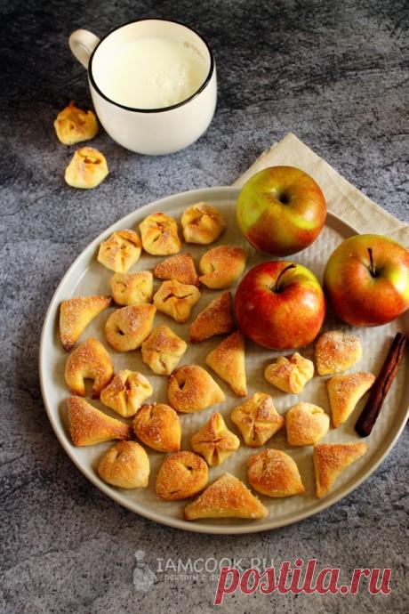 Творожное печенье с яблоками и корицей — рецепт с фото на Русском, шаг за шагом. Рассыпчатое творожное печенье с яблочной начинкой к чаю, кофе и молоку. #рецепт #печенье #выпечка #кчаю #чаепитие