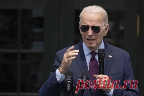 Соперница Байдена на выборах усомнилась в его возможности пережить второй срок. Кандидат в президенты и экс-губернатор Южной Каролины Никки Хейли выразила опасения, что нынешний американский лидер Джо Байден переживет второй срок. Обозреватели телеканала Fox News также отметили, что у Байдена из-за напряженной работы с повышенной ответственность могут начаться серьезные проблемы со здоровьем.