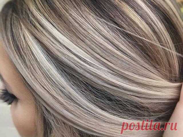 Мелирование: Модные виды окрашивания волос на осень и зиму Прическа – это немаловажный атрибут вашей внешности. Она способна придать вашему образу больше привлекательности или изменить его в корне – будь это обычная стрижка, окрашивание волос или мелирование. Говоря простыми словами о мелировании – данный способ представляет собой окраску отдельных прядей, которая позволяет изменить ваш общий настрой внешнего вида.