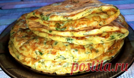 Завтрак за 10 минут, очень вкусно. Ленивые хачапури на кефире Такой быстрый завтрак может быть перекусом и отличным дополнением к ужину. Даже на пикнике эта закуска может быть в качестве лепешек к шашлыку или запеченной рыбе. Для приготовления вам потребуются такие ингредиенты: яйца, 1 шт; сыр, 100 г; кефир, 300 мл; мука, 100 г; сода, 0.5 ч.л; укроп, петрушка, зеленый лук; соль, перец. Процесс приготовления […]
