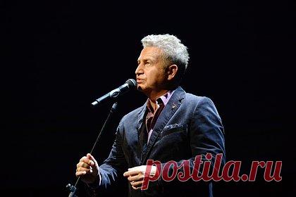 Агутин впервые прокомментировал обвинения в сатанизме и заговоре с масонами. Певец Леонид Агутин впервые прокомментировал судебный процесс с блогером Ильей Мамаевым, обвинившим его в сатанизме и заговоре с масонами. В 2020 году Мамаев опубликовал ролик «Какой свет включает Агутин», в котором заявил, что певец запудривает мозги зрителям в своем клипе «Включите свет».