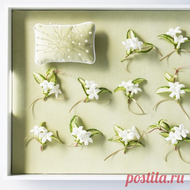 Check out the latest #DIY post that I put together for #davidstarkdesign on Martha Stewart wedding! http://www.marthastewartweddings.com/395394/diy-boutonniere-tray-david-stark #boutinniere #wedding #eventdesign #howto @martha_weddings #corriebethmakes