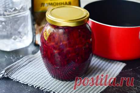 Свекла по-польски на зиму - поразит своим вкусом и красивым цветом Свекла по-польски поразит любого, так как она имеет не только очень оригинальный вкус, но и красивый цвет, блюдо выгодно смотрится на праздничном столе.