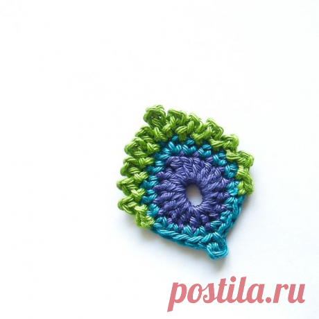 Ravelry: French Mini Peacock Feather pattern by Christa Veenstra - great for earrings | crochet accessories
