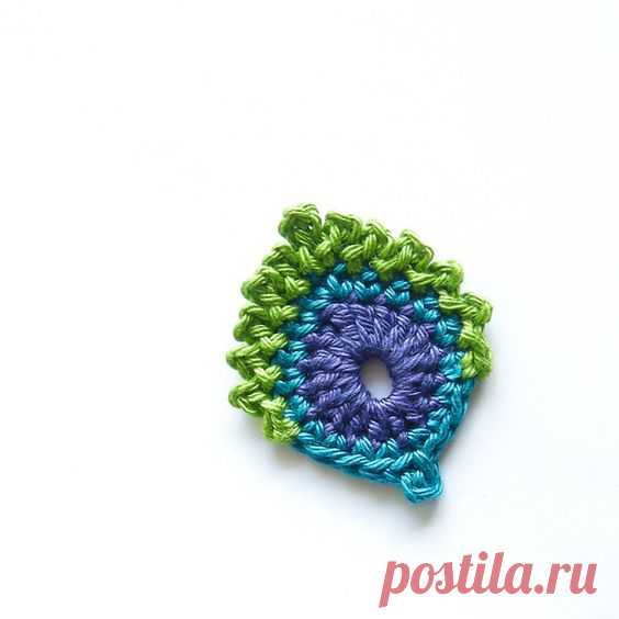 Ravelry: French Mini Peacock Feather pattern by Christa Veenstra - great for earrings | crochet accessories