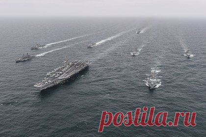 США вместе с Японией и Южной Кореей начали учения по противоракетной обороне. США, Южная Корея и Япония в понедельник, 17 апреля, начали проводить трехсторонние учения по противоракетной обороне в международных водах Японского моря. Основная цель мероприятий — отработка обнаружения и сопровождения симуляции баллистической ракеты, а также обмен соответствующей информацией.