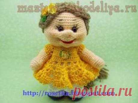 Мастер-класс по вязанию крючком: Куклена с косичкой