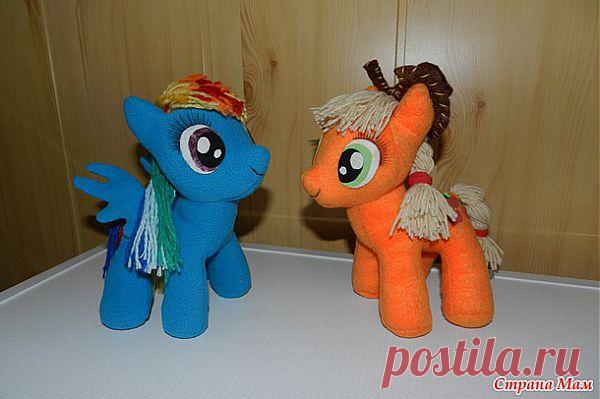 Красивые пони из флиса.