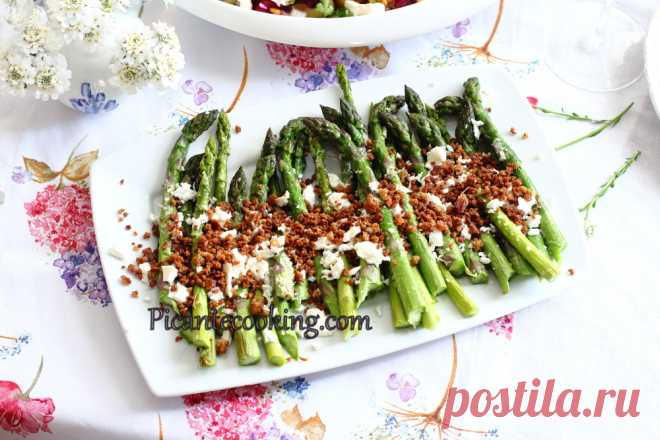 Спаржа з бринзою та житніми крихтами | Picantecooking