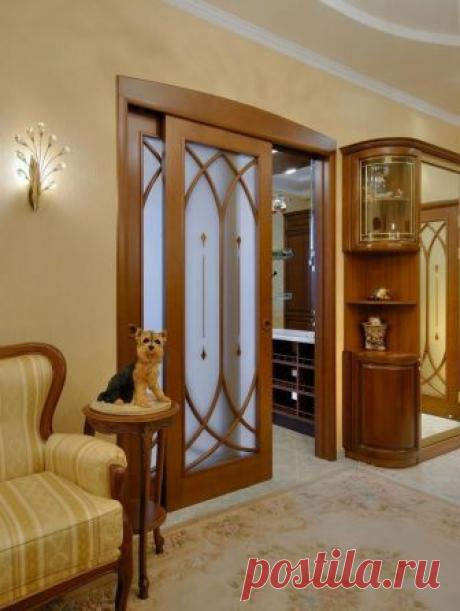 Раздвижные двери-купе могут как разделить, так и увеличить пространство