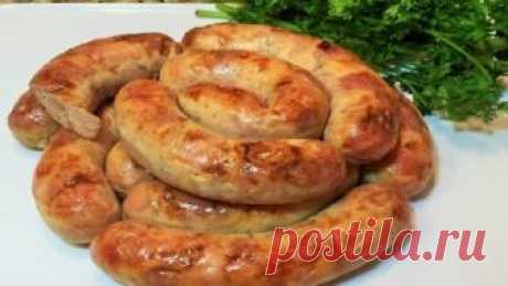 Вкуснейшая куриная колбаска — супер угощение к столу. И без всяких вредных добавок Ингредиенты:
куриная грудка — 500 г,



чеснок — 3 зубчика,



сливки — 200 мл,белок яичный — 2 штуки,соль — 1 ч.л.,сладкая молотая паприка — 1 ч.л.,черный молотый перец
специи и травы по вкусу.
Приго…
