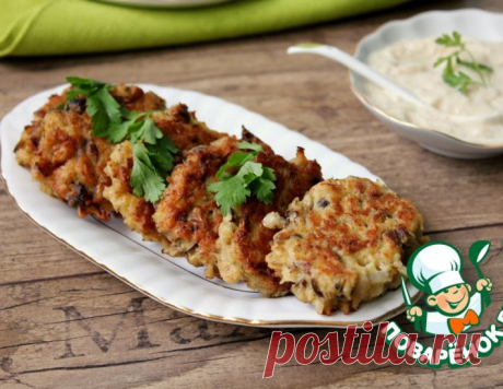 Котлеты из овсянки и грибов со сметанным соусом – кулинарный рецепт