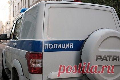 Учитель российской школы во время урока вырвал кусок щеки у шестиклассника. В Канске Красноярского края учитель физкультуры во время урока напал на шестиклассника и начал его душить. Как утверждает мать пострадавшего ребенка, педагог вырвал у него кусок щеки. Родители сняли побои и написали заявление в полицию. В городском управлении образования сообщили, что проводится проверка.