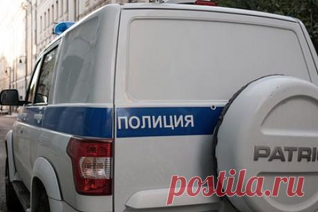 Учитель российской школы во время урока вырвал кусок щеки у шестиклассника. В Канске Красноярского края учитель физкультуры во время урока напал на шестиклассника и начал его душить. Как утверждает мать пострадавшего ребенка, педагог вырвал у него кусок щеки. Родители сняли побои и написали заявление в полицию. В городском управлении образования сообщили, что проводится проверка.