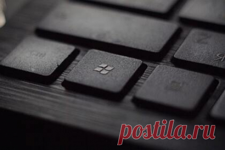Windows 11 научились запускать на старых ПК. Новую операционную систему Microsoft научились устанавливать на компьютеры, которые официально не поддерживают Windows 11. ОС нового поколения требует наличие у ПК криптографического модуля TPM. Однако данное ограничение можно снять, если отредактировать системный реестр с помощью встроенной утилиты RegEdit.