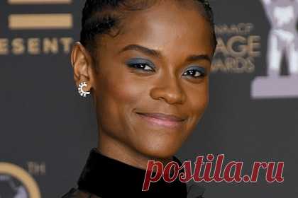 Съемки сиквела «Черной Пантеры» приостановили из-за травмы у актрисы. Съемки фильма «Черная Пантера: Ваканда навсегда» (Black Panther: Wakanda Forever) приостановлены из-за травмы у актрисы Летишии Райт, исполняющей одну из главных ролей. Актриса вернется к работе в начале 2022 года. В августе она попала в больницу после инцидента с каскадером в ходе ночных съемок в Бостоне.