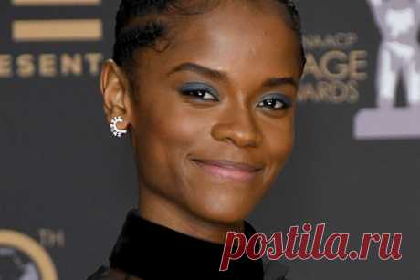 Съемки сиквела «Черной Пантеры» приостановили из-за травмы у актрисы. Съемки фильма «Черная Пантера: Ваканда навсегда» (Black Panther: Wakanda Forever) приостановлены из-за травмы у актрисы Летишии Райт, исполняющей одну из главных ролей. Актриса вернется к работе в начале 2022 года. В августе она попала в больницу после инцидента с каскадером в ходе ночных съемок в Бостоне.