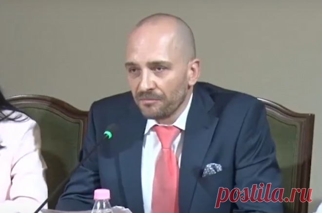 DM: новый посол Албании нелегально попал в Британию в кузове грузовика. На новой должности Урану Феризи предстоит бороться с нелегальной миграцией.