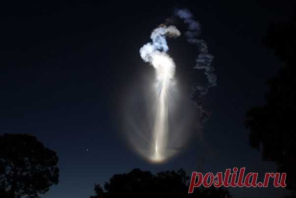 Шикарные фотографии вчерашнего пуска ракеты Atlas V 551 с мыса Канаверал! / Физика невозможного!