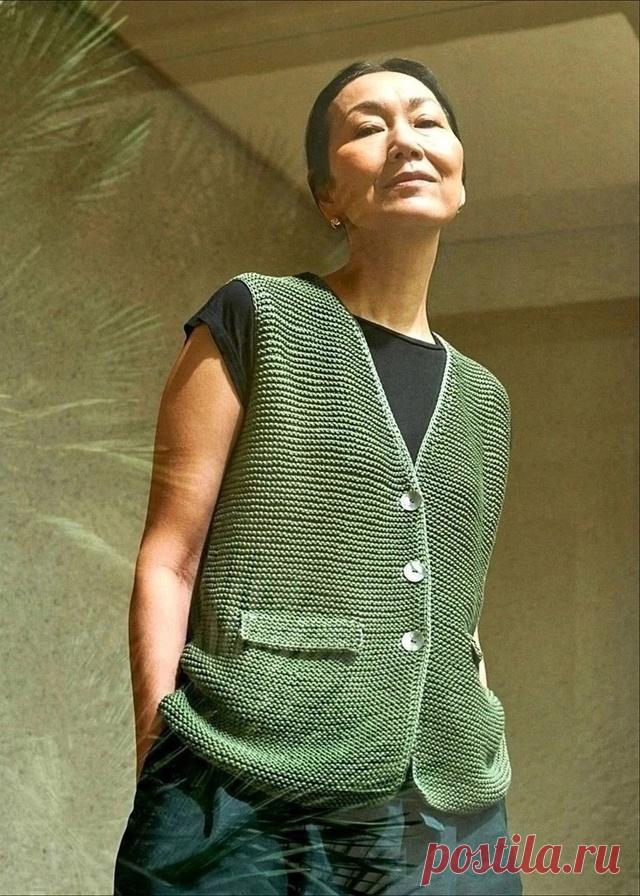 Жилет, связанный платочной вязкой