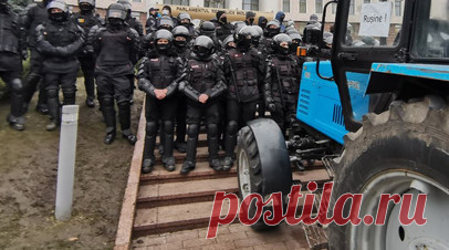 Ассоциация фермеров: власти Молдавии используют полицию для запугивания аграриев. Правоохранительные органы Молдавии используются Кишинёвом в качестве инструмента для запугивания аграриев. Таким образом власти страны пытаются решить проблему протестов, заявил лидер ассоциации «Сила фермеров» Александр Слусарь. Читать далее