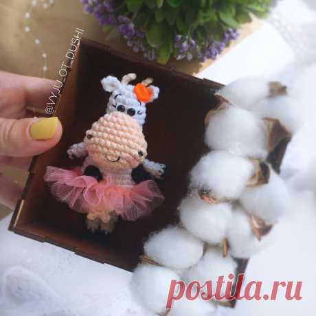 PDF Бычок и Коровка крючком. FREE crochet pattern; Аmigurumi animal patterns. Амигуруми схемы и описания на русском. Вязаные игрушки и поделки своими руками #amimore - корова, коровка, телёнок, бык, маленький бычок.