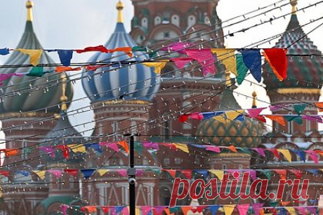Мостуризм запустил новогодний маршрут для юных москвичей. На «Ленте.ру» заработал ресурс, посвященный истории российской столицы «Детская прогулка по легендарным местам Москвы. 7 холмов глазами десятилетнего Макса». Он был создан в рамках масштабного проекта «Легенды о Москве. Гид по московским легендам в рисунках молодого москвича».