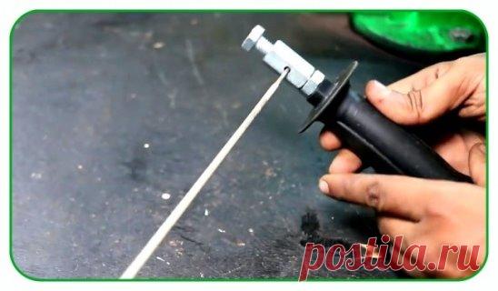 Простейший держатель сварочного электрода своими руками 
 Здравствуйте, уважаемые читатели и самоделкины! Эта статья будет интересна всем, кто занимается сварочными работами. В ней автор YouTube канала 