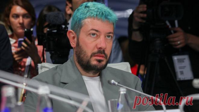 Артемий Лебедев назвал "системную ошибку" россиян. Блогер и дизайнер Артемий Лебедев назвал ошибкой желание россиян понравиться жителям Запада. Видео появилось в соцсети "ВКонтакте". "У нас есть такая системная ошибка: мы все время пытаемся понравиться белому человеку, ...