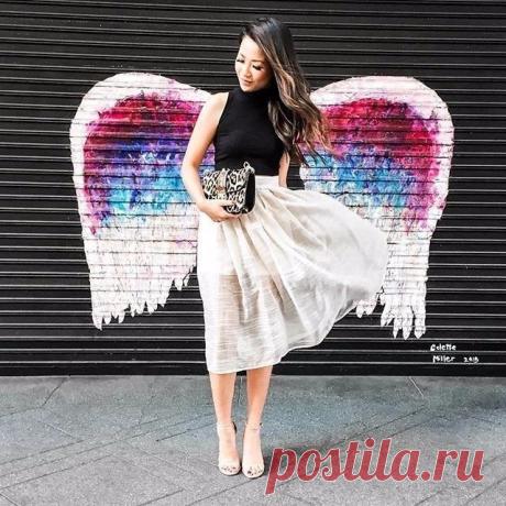 Просто крылья / Декор стен / ВТОРАЯ УЛИЦА