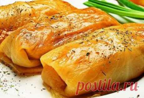Подборка рецептов голубцов на любой вкус 
1. Голубцы с грибамиИнгредиенты:

Белокочанная капуста — 8–10 листьев
Вода
Соль — по вкусу
Растительное масло — 2 ст. л.

 
Для начинки:

Свежие грибы — 500 г или сушеные грибы — 100 г
Томатная паста…