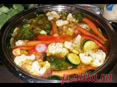 Для закуски и вприкуску малосольные овощи (маринованные) !!!