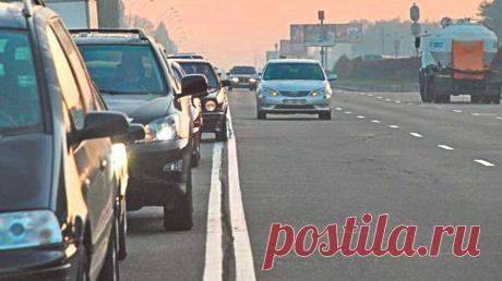 Различия одной сплошной от двойной. Должны знать все водители | АВТОBOOK | Пульс Mail.ru Одна сплошная линия наносится на дороги с двумя полосами для движения, то есть одной на каждое направление. Двойная же сплошная применяется на...