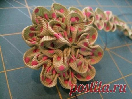 Как сшить красивые цветы из лент