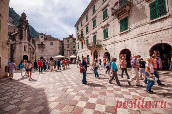 Kotor-Arm's square