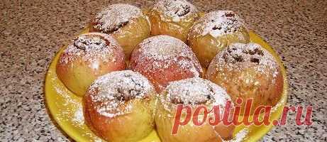 Любимый десерт: яблоки, орехи, изюм, мёд и корица