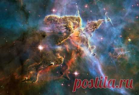 Hubble Captures Spectacular &quot;Landscape&quot; in the Carina Nebula | Flickr - Photo Sharing!
