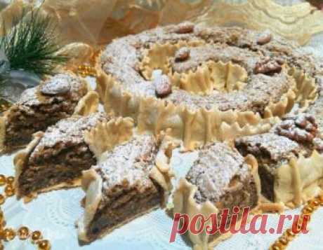 Пирог Rabska torta. Ингредиенты: мука, яйца куриные, сливочное масло Да, название у этого орехового торта весьма необычное. А на самом деле все просто, эта сладкая выпечка родом из Хорватии, с острова Раб. Форма торта в виде спирали так же оригинальна, как и его название. Считается, что в 1177 году папа Александр III, пересекая Адриатическое море с сопровождавшими его кораблями, укрылся на хорватских островах из-за шторма. По прибытии он освятил Собор раб Мария Химмельфарт...