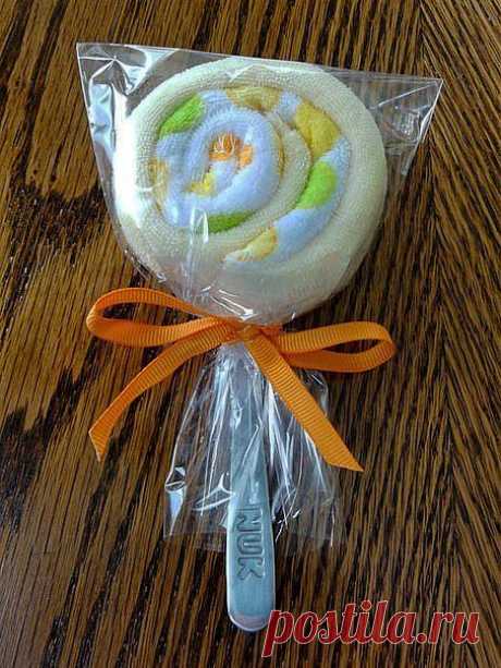 красиво упаковываем детскую ложечку =))