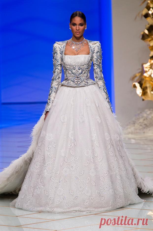 Самые красивые платья на недели высокой моды