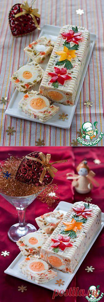 Салат-желе с курицей и овощами.