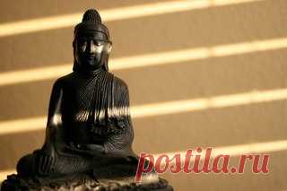 Самые популярные техники медитации
Медитация — это древнейшее учение, направленное на освобождение от накопленного стресса, внутреннего напряжения. Достичь состояния максимальной расслабленности помогут йога и несложные техники медитации для медитации, направленные на концентрацию внимания, моделирование сознания и контроля над эмоциями, доступные для начинающих. Перед началом обучению медитации, обязательно ознакомтесь с нашей статьей о пользе и вреде медитации.
Показать полностью…