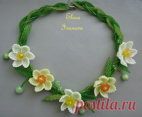 necklace narcissus flower beaded exclusive от Elinawonderland