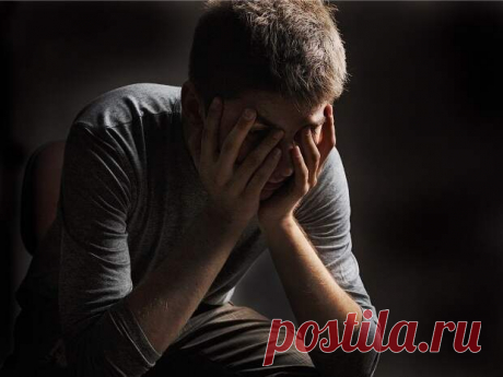 Горе всегда развивается одинаково. Различается только длительность и интенсивность его переживания ... Реакция на утрату значимого объекта - специфический психический процесс, развивающийся по своим законам. Суть его универсальна, неизменна и не зависит от того, что именно утратил субъект. Горе...