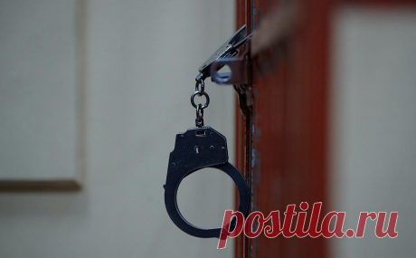 «Коммерсантъ» узнал об обвинении экс-составителя оборонзаказа во взятках. Главная военная прокуратура утвердила обвинительное заключение и направила в Московский гарнизонный военный суд материалы уголовного дела о получении взяток в отношении бывшего замначальника управления департамента Минобороны по обеспечению гособоронзаказа (ДОГОЗ) полковника в отставке Леонида Харламова, сообщает «Коммерсантъ».